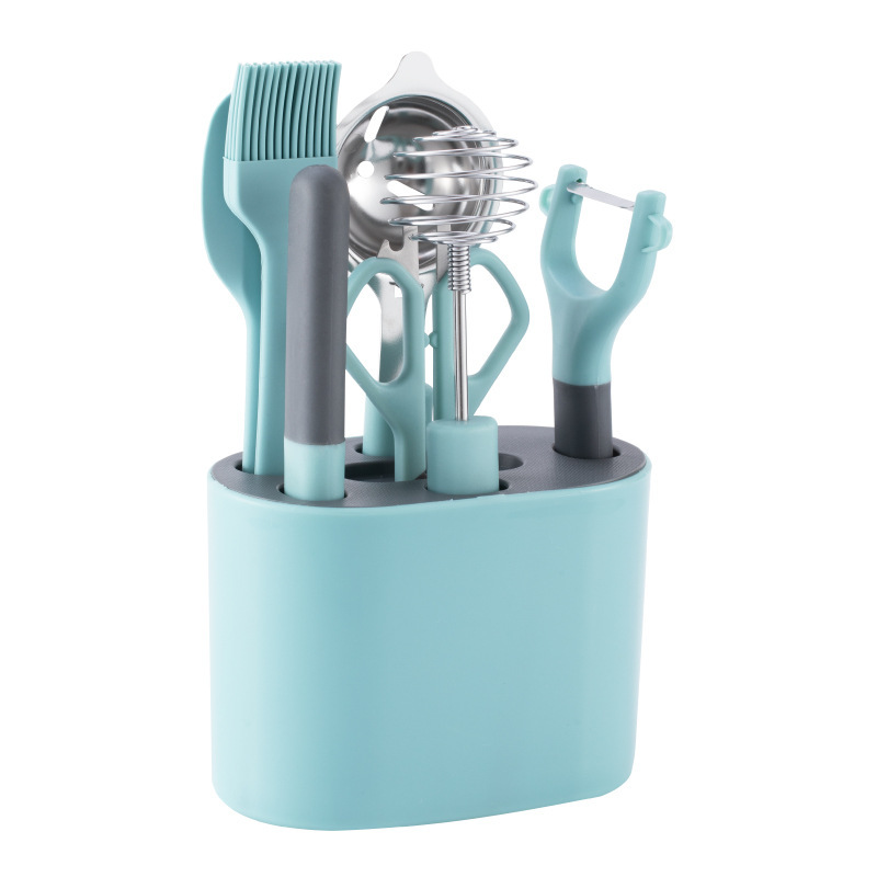 At What Age Do Infants Begin Using Utensils? Bestwings